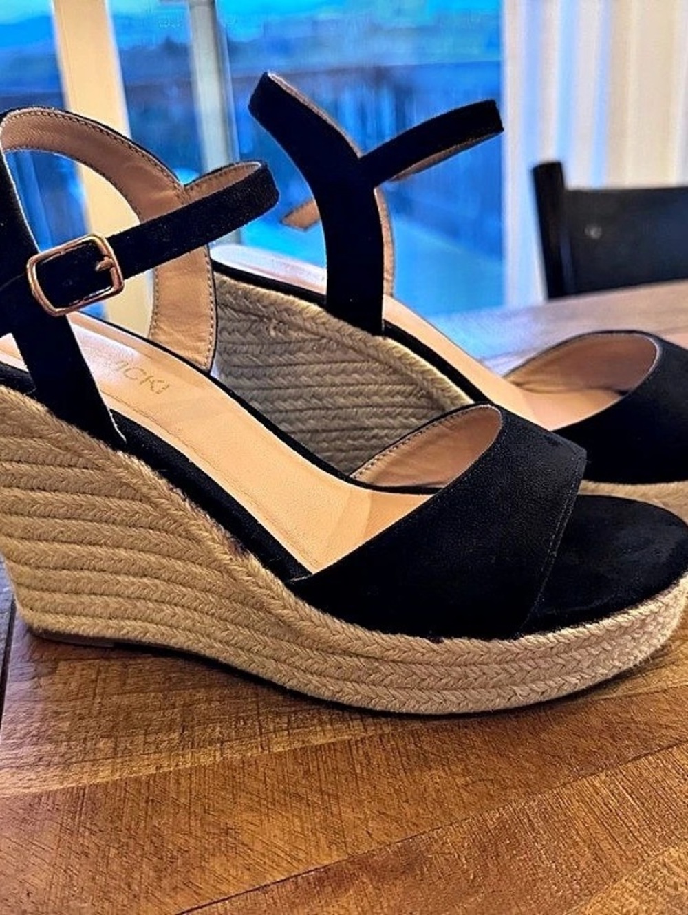 Vicki Vicki Black Espadrille Wedge Sandals Like New